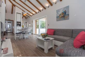 012 5492 30 Rogoznica Detached house with pool for sale