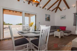 012 5492 30 Rogoznica Detached house with pool for sale