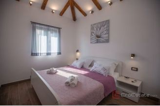 012 5492 30 Rogoznica Detached house with pool for sale