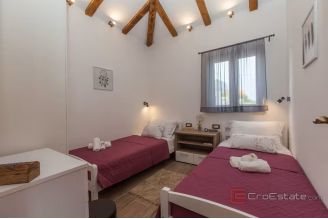 012 5492 30 Rogoznica Detached house with pool for sale