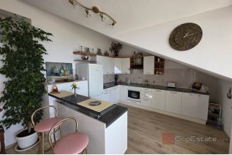 007 2061 05 Split Znjan Two bedroom apartment with panoramic sea view for sale