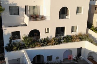 012 2061 06 Solta modern villa in the heart of a dalmatian village for sale