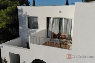 012 2061 06 Solta modern villa in the heart of a dalmatian village for sale