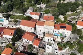 016 2052 122 Peljesac stone house with sea view for sale