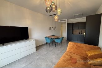 001 2035 359 Trogir Modern two bedroom apartment near the city center for rent