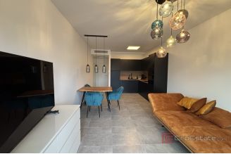 014 2035 359 Trogir Modern two bedroom apartment near the city center for rent