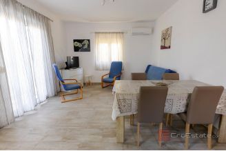 018 2057 27 Ciovo vacation house first row to the sea for sale