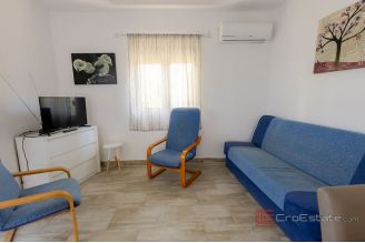 018 2057 27 Ciovo vacation house first row to the sea for sale