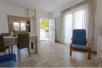 018 2057 27 Ciovo vacation house first row to the sea for sale