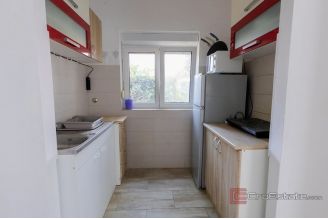 018 2057 27 Ciovo vacation house first row to the sea for sale