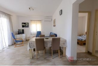 018 2057 27 Ciovo vacation house first row to the sea for sale