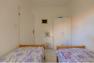 018 2057 27 Ciovo vacation house first row to the sea for sale