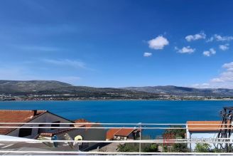 001 2057 26 Trogir apartment house in a prime location for sale