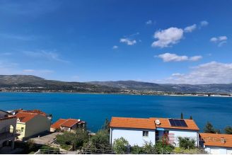 011 2057 26 Trogir apartment house in a prime location for sale