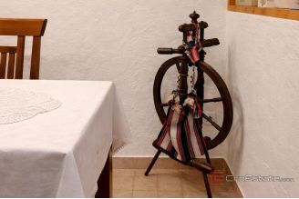 013 2051 67 split renovated stone house with yard for sale