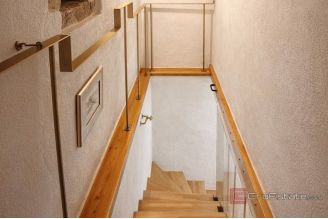 013 2051 67 split renovated stone house with yard for sale