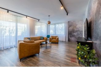 012 2052 121 Korcula apartment first row to the sea for sale