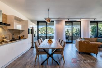 012 2052 121 Korcula apartment first row to the sea for sale