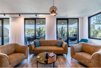 006 2052 121 Korcula apartment first row to the sea for sale1