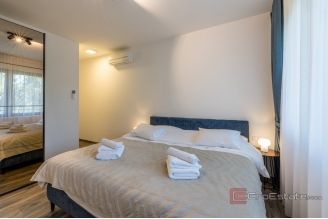 012 2052 121 Korcula apartment first row to the sea for sale