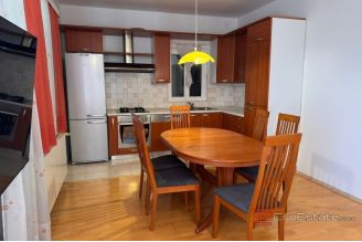 006 2016 703 Kastela Three bedroom apartment near the sea for rent