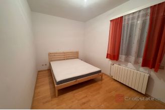 006 2016 703 Kastela Three bedroom apartment near the sea for rent