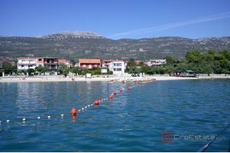 006 2016 703 Kastela Three bedroom apartment near the sea for rent