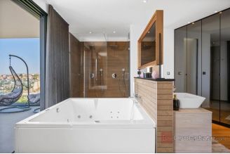 020 2035 364 Ciovo Luxury villa with pool and an open sea view for sale