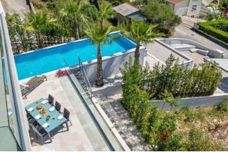 020 2035 364 Ciovo Luxury villa with pool and an open sea view for sale