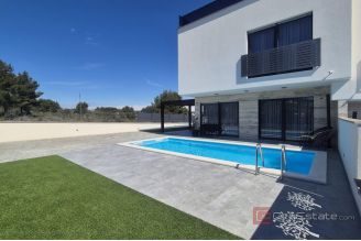 016 2047 125 Vodice Modern villa with pool for sale