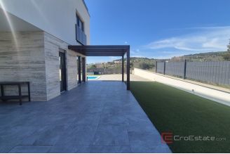 016 2047 125 Vodice Modern villa with pool for sale