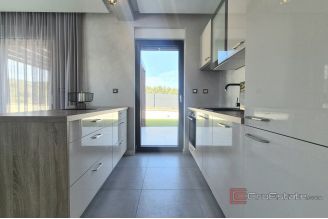 016 2047 125 Vodice Modern villa with pool for sale