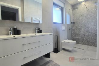 016 2047 125 Vodice Modern villa with pool for sale