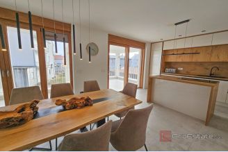 001 5493 30 Kastela Detached three storey house with pool for sale