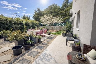 009 2060 07 Solin modern two bedroom apartment with big garden for sale