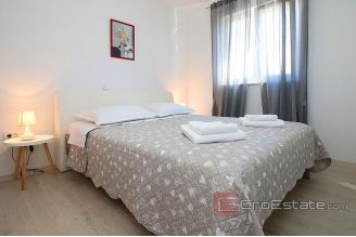 015 2021_28 house first row to the sea for sale Rogoznica