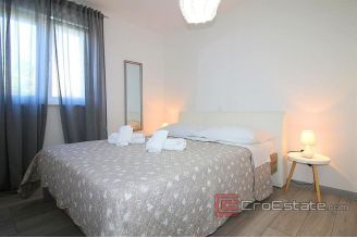 015 2021_28 house first row to the sea for sale Rogoznica