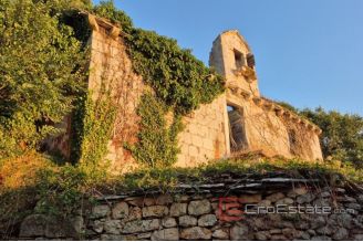 008 5494 30 Brac Ruined stone house with garage for sale