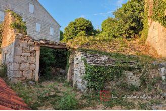 008 5494 30 Brac Ruined stone house with garage for sale