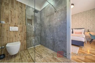 011 2057 29Split area luxury villa with pool and sea view for sale