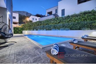 011 2057 29Split area luxury villa with pool and sea view for sale