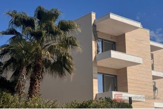008 5496 30 Pag two bedroom apartment with sea view for sale