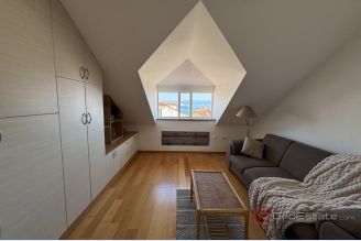 001 2035 367 Split Center Furnished two bedroom apartment for sale