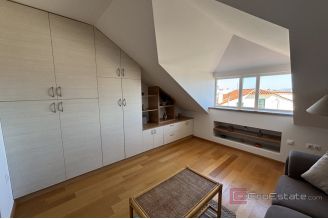 018 2035 367 Split Center Furnished two bedroom apartment for sale