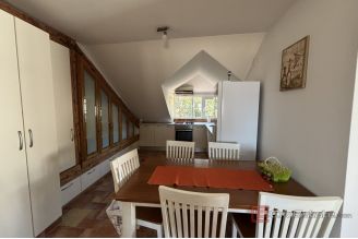 018 2035 367 Split Center Furnished two bedroom apartment for sale