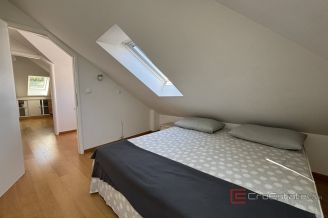 018 2035 367 Split Center Furnished two bedroom apartment for sale