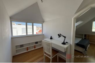 018 2035 367 Split Center Furnished two bedroom apartment for sale