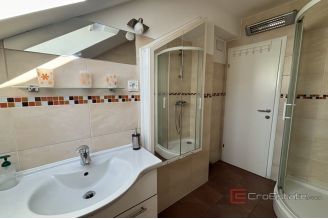 018 2035 367 Split Center Furnished two bedroom apartment for sale