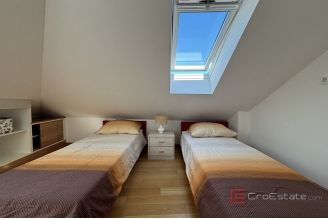 018 2035 367 Split Center Furnished two bedroom apartment for sale