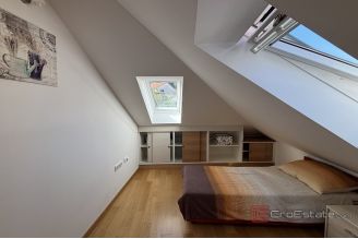 018 2035 367 Split Center Furnished two bedroom apartment for sale